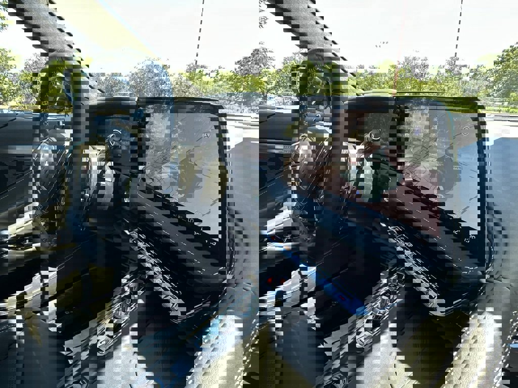 New 2026 Chevrolet Corvette Stingray Premium Cpe w/ Stealth Interior Trim Package image 22