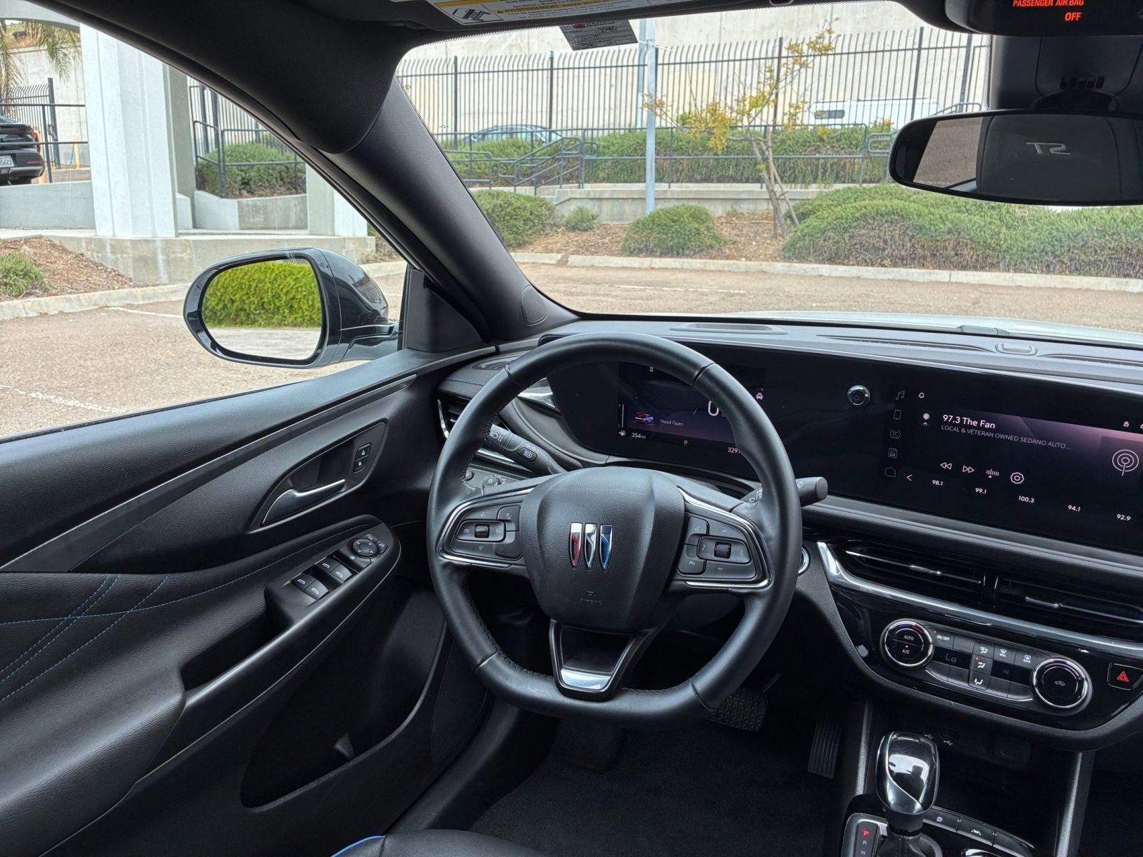 Used 2025 Buick Envista Sport Touring image 33