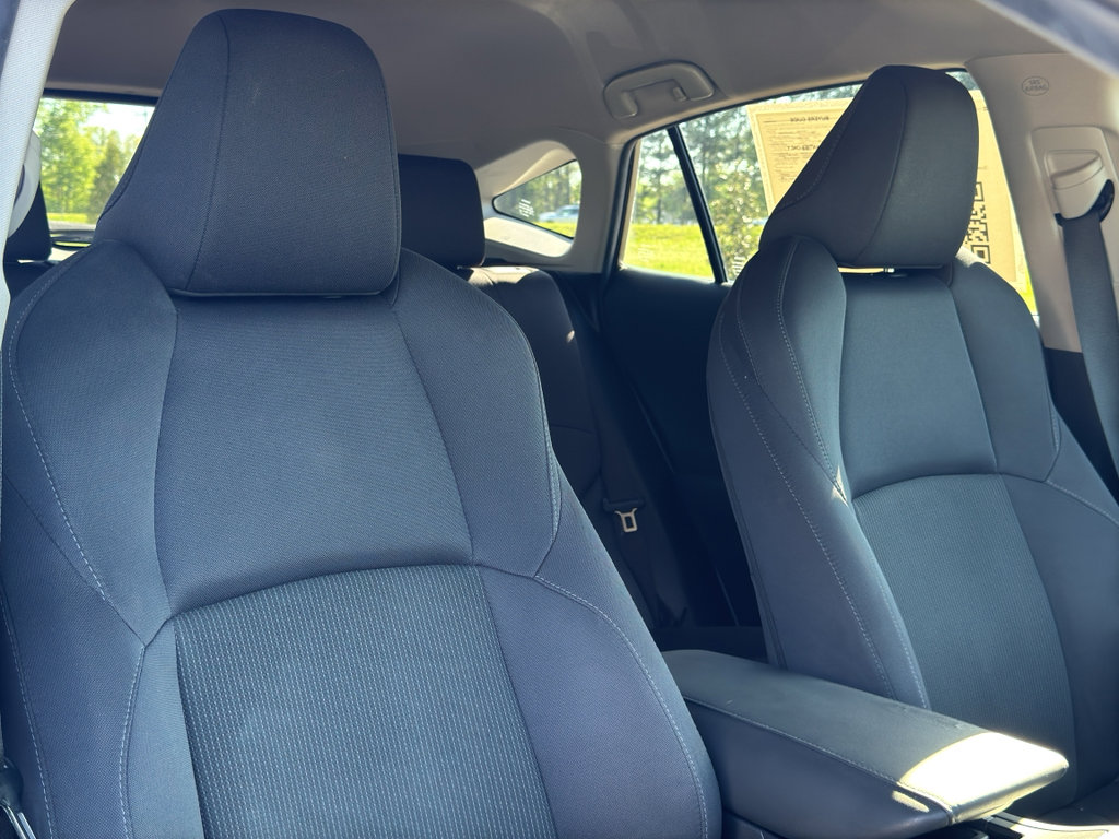 Used 2022 Toyota Venza LE image 19