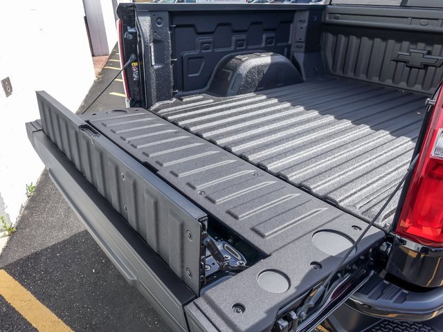 New 2026 Chevrolet Silverado 1500 ZR2 image 9