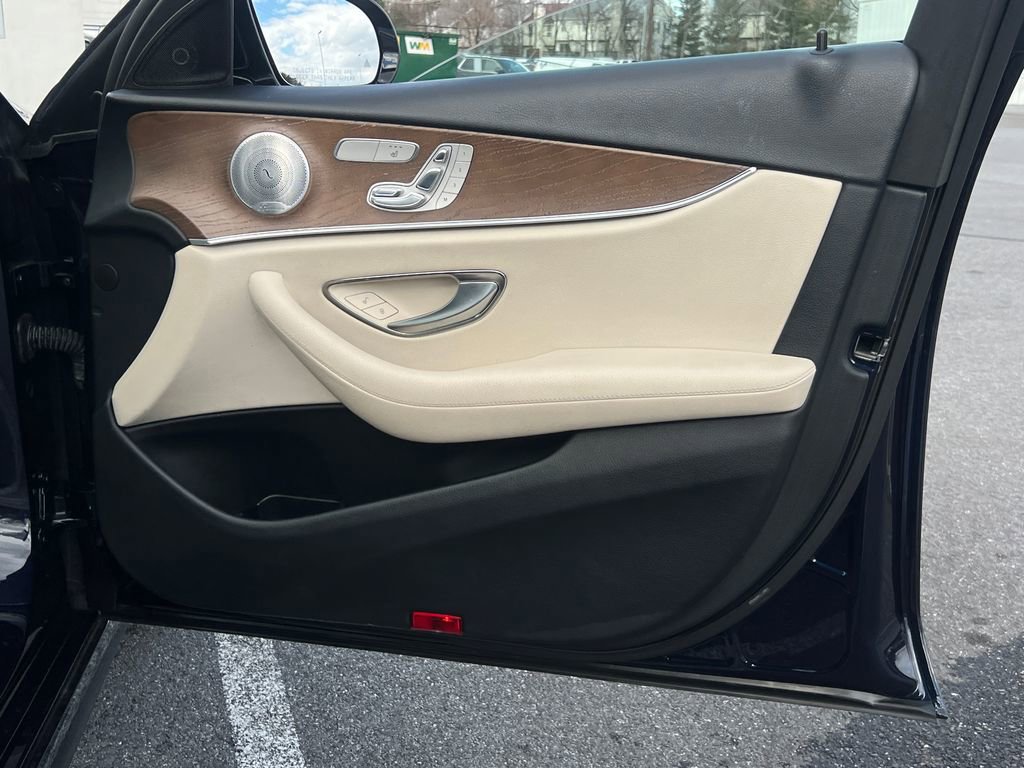 Used 2019 Mercedes-Benz E 300 image 10