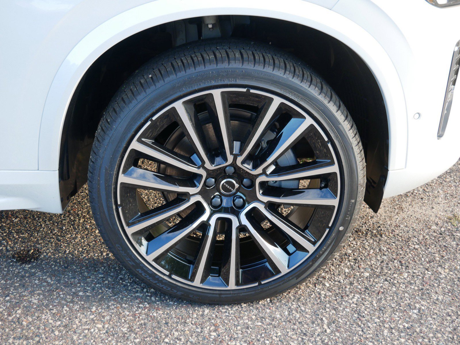 New 2027 Volvo XC90 B6 Plus AWD/4WD image 4