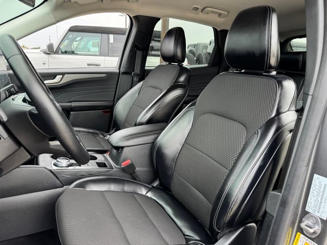 Used 2024 Ford Escape SE w/ Class II Trailer Tow Package FWD image 13