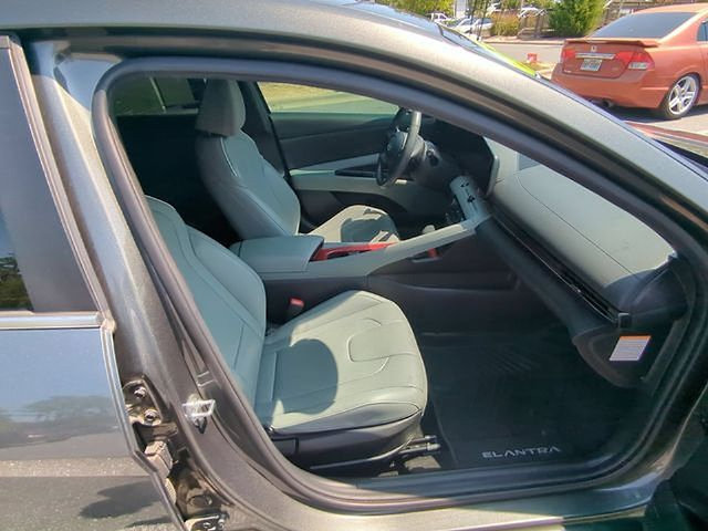 Used 2024 Hyundai Elantra Limited FWD image 42