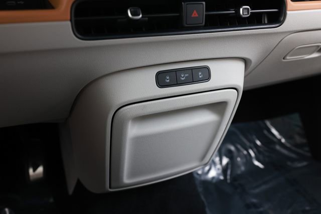Used 2025 Volkswagen ID. Buzz 1st Edition RWD image 46