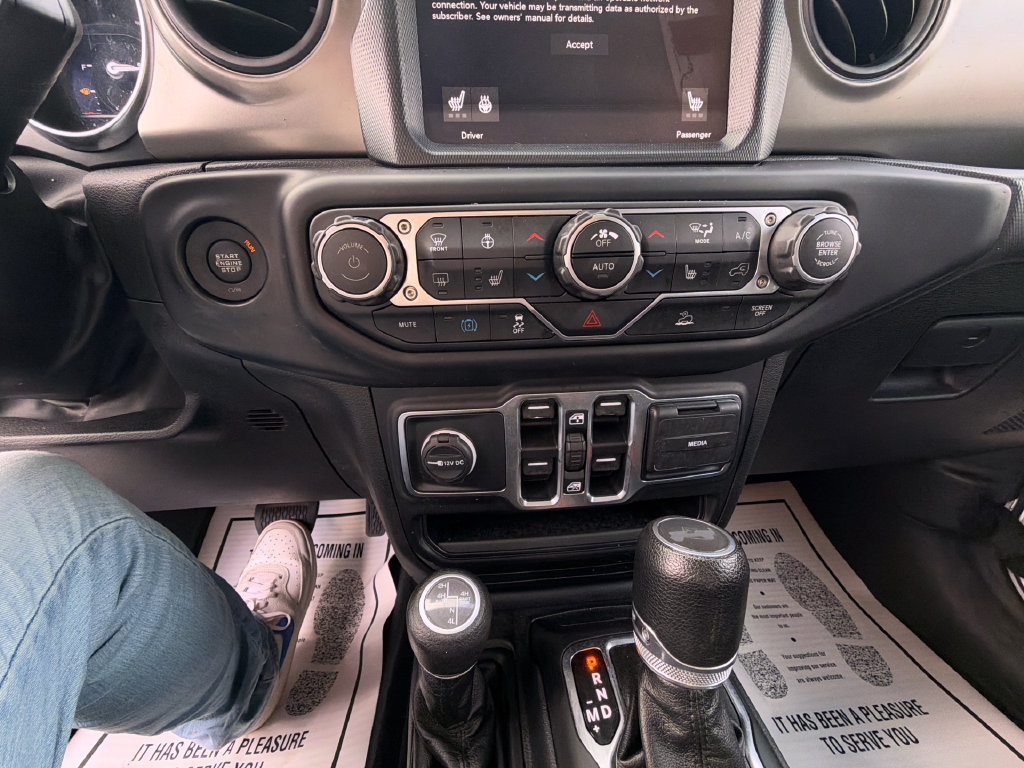 Used 2023 Jeep Wrangler Unlimited w/ Cold Weather Group AWD/4WD image 21