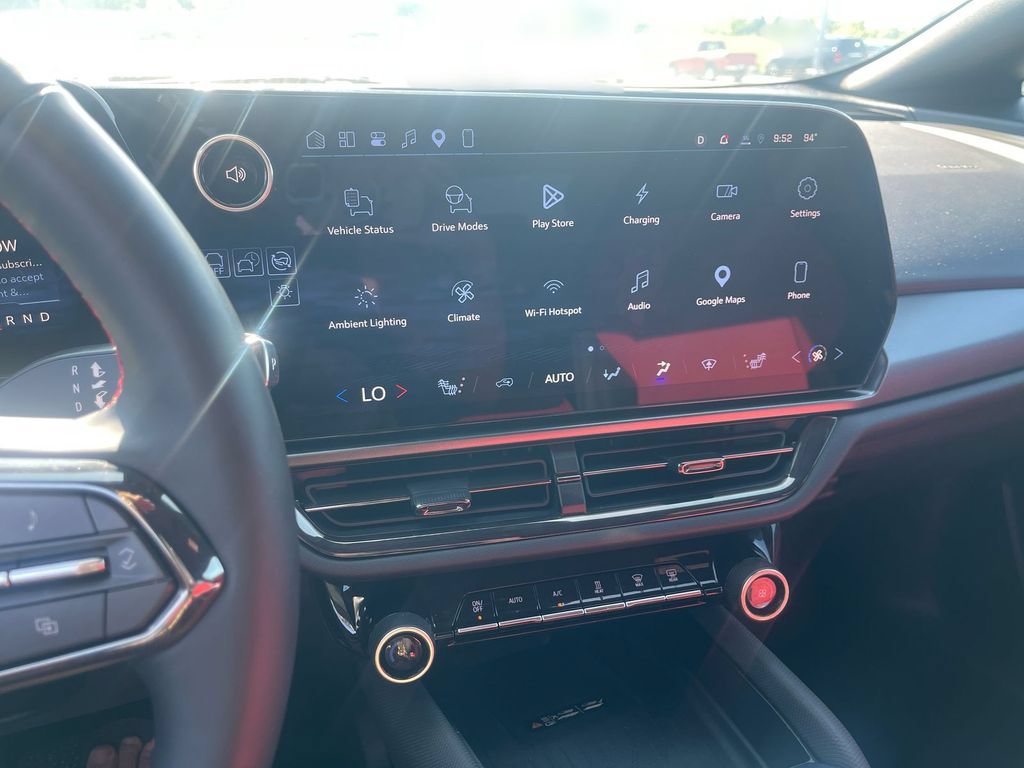 Used 2025 Chevrolet Equinox EV RS FWD image 25