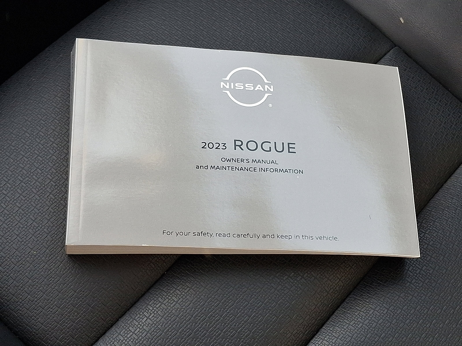 Used 2023 Nissan Rogue SV w/ SV Premium Package image 27