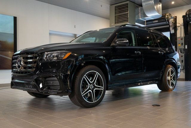 Used 2026 Mercedes-Benz GLS 450 4MATIC image 3