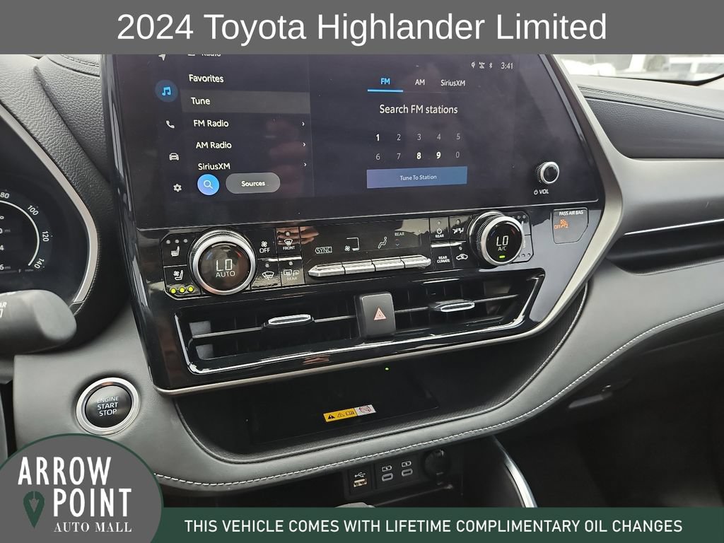 Used 2024 Toyota Highlander Limited FWD image 25