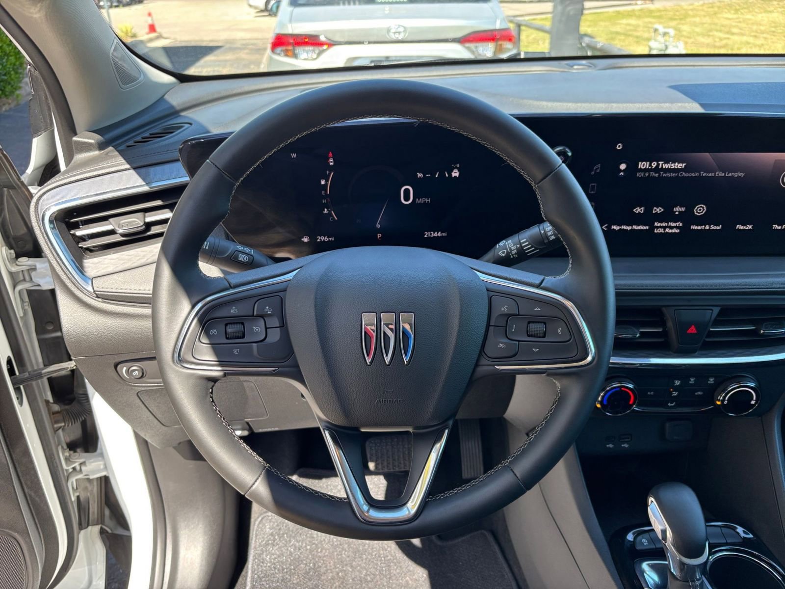 Used 2025 Buick Encore GX Preferred FWD image 27