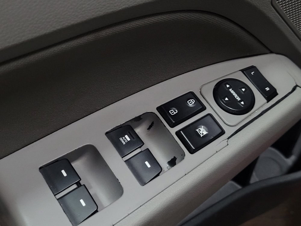 Used 2020 Hyundai Elantra SEL image 27