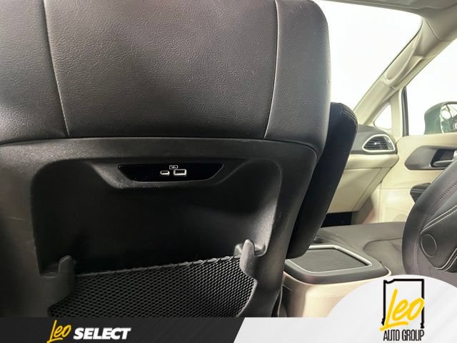 Used 2022 Chrysler Pacifica Touring-L FWD image 30