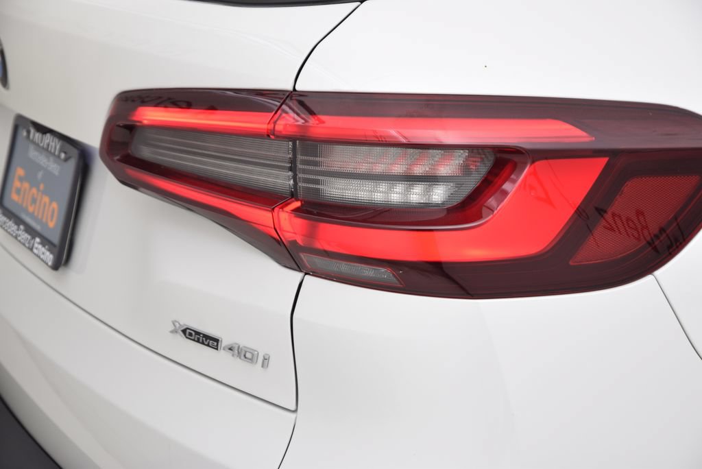 Used 2022 BMW X5 xDrive40i w/ Parking Assistance Package AWD/4WD image 14