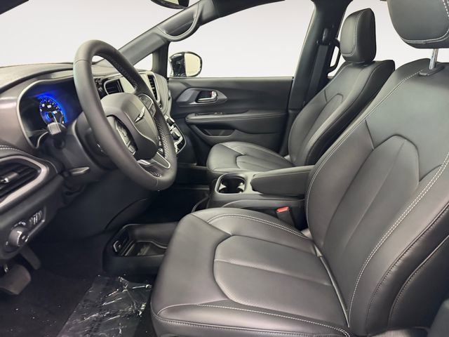 New 2026 Chrysler Pacifica Select image 6