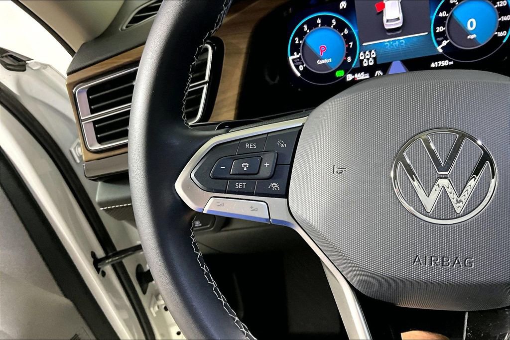 Used 2025 Volkswagen Atlas SE image 14