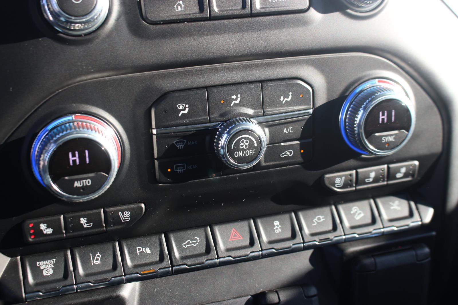 Used 2023 GMC Sierra 2500 Denali w/ Denali Ultimate Package image 25