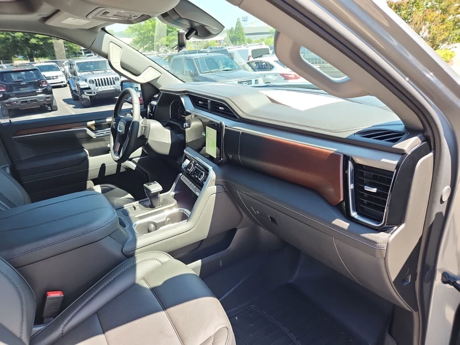Used 2026 GMC Sierra 1500 Denali w/ Denali Reserve Package AWD/4WD image 18