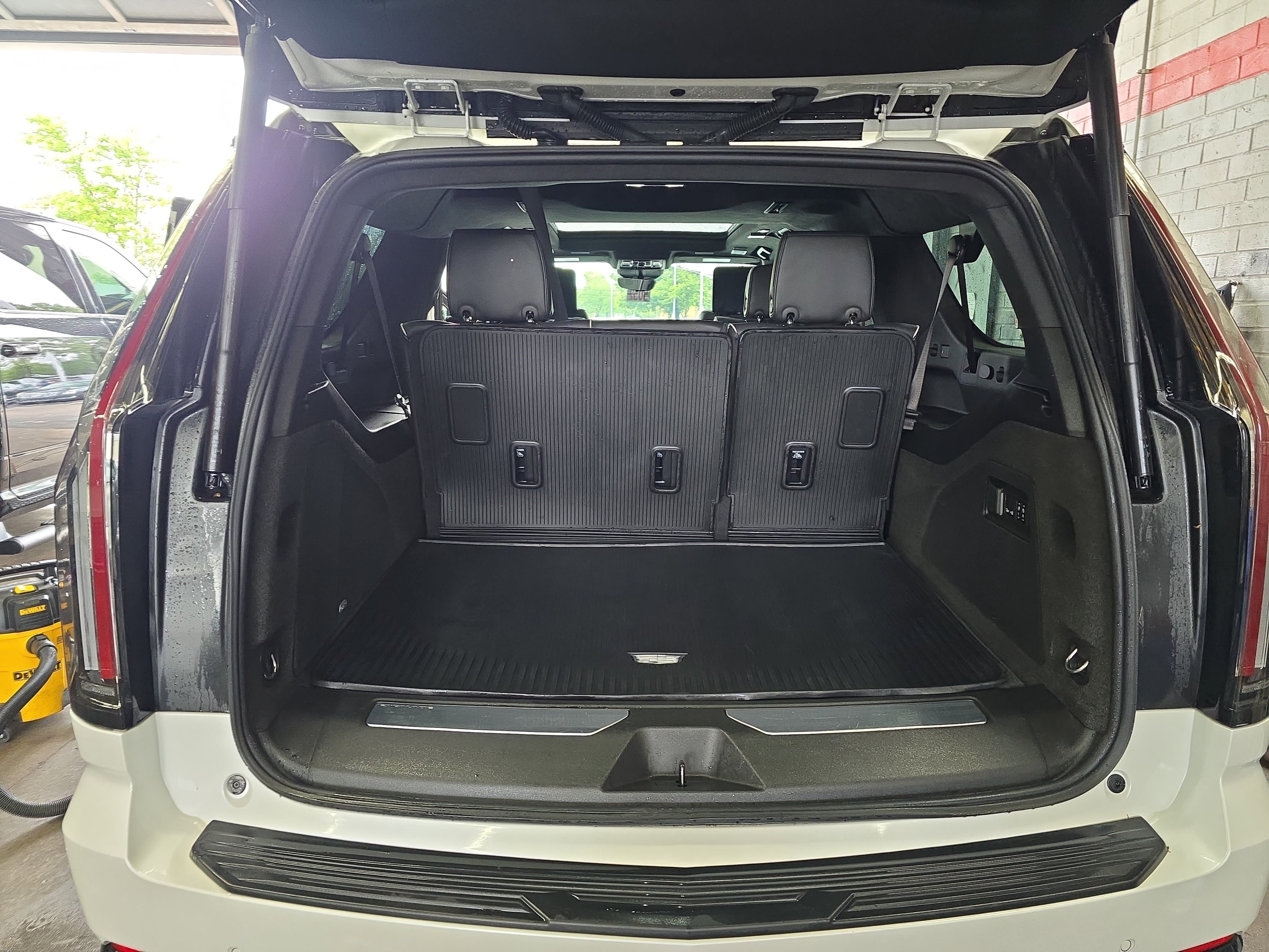 Certified 2025 Cadillac Escalade ESV Sport Platinum AWD/4WD image 13