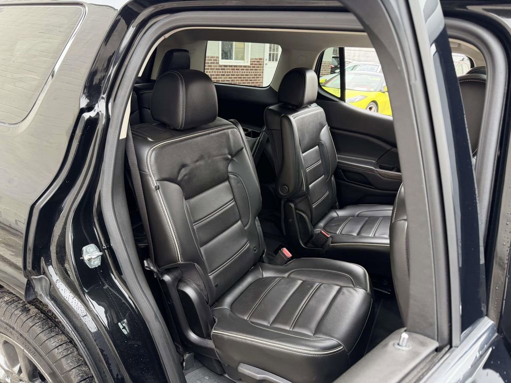 Used 2023 GMC Acadia Denali w/ Black Diamond Edition image 15