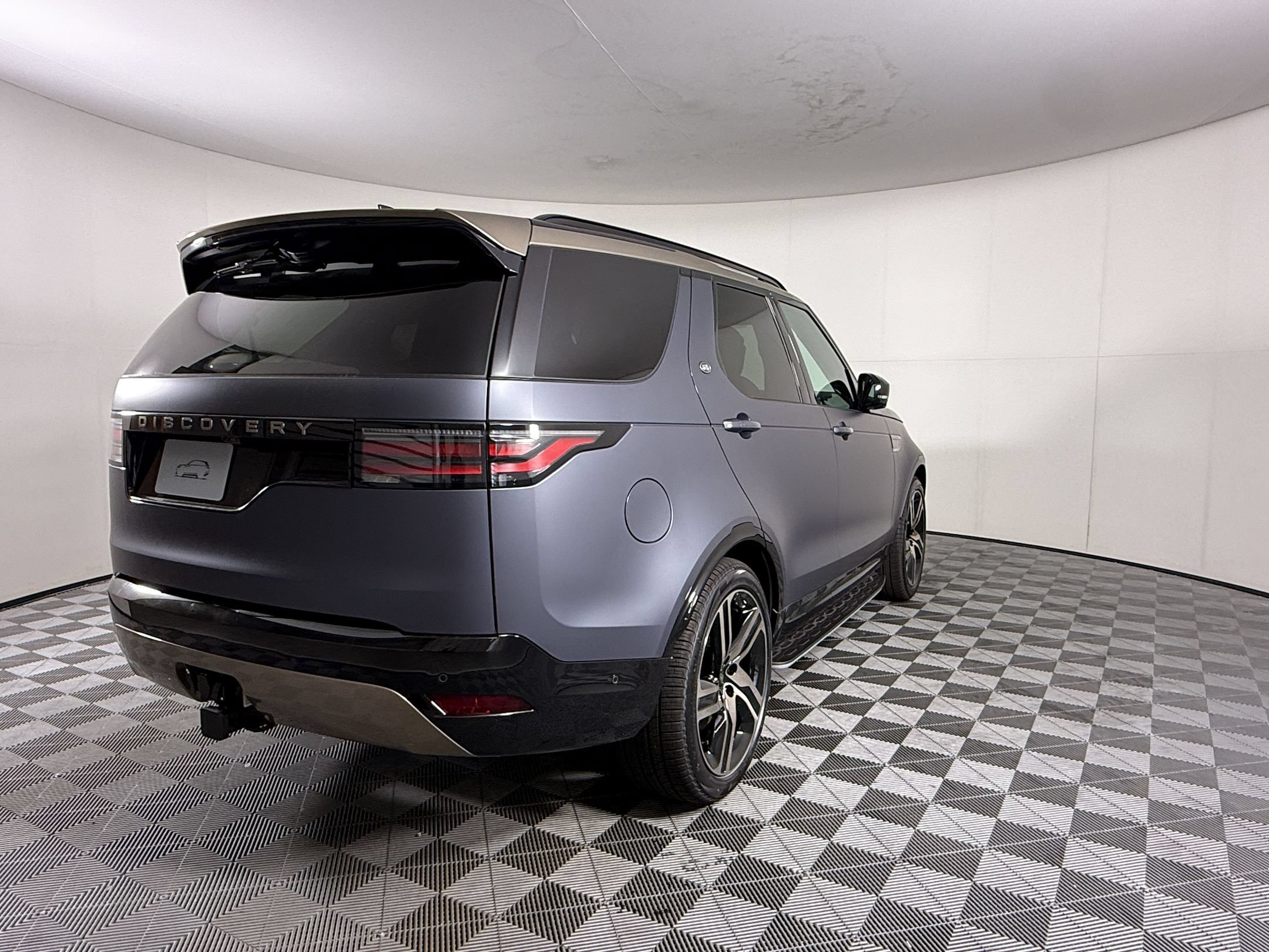 New 2026 Land Rover Discovery Limited Edition AWD/4WD image 9