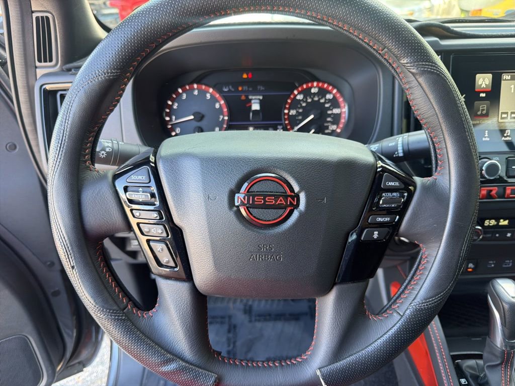 Used 2025 Nissan Frontier PRO-4X image 17