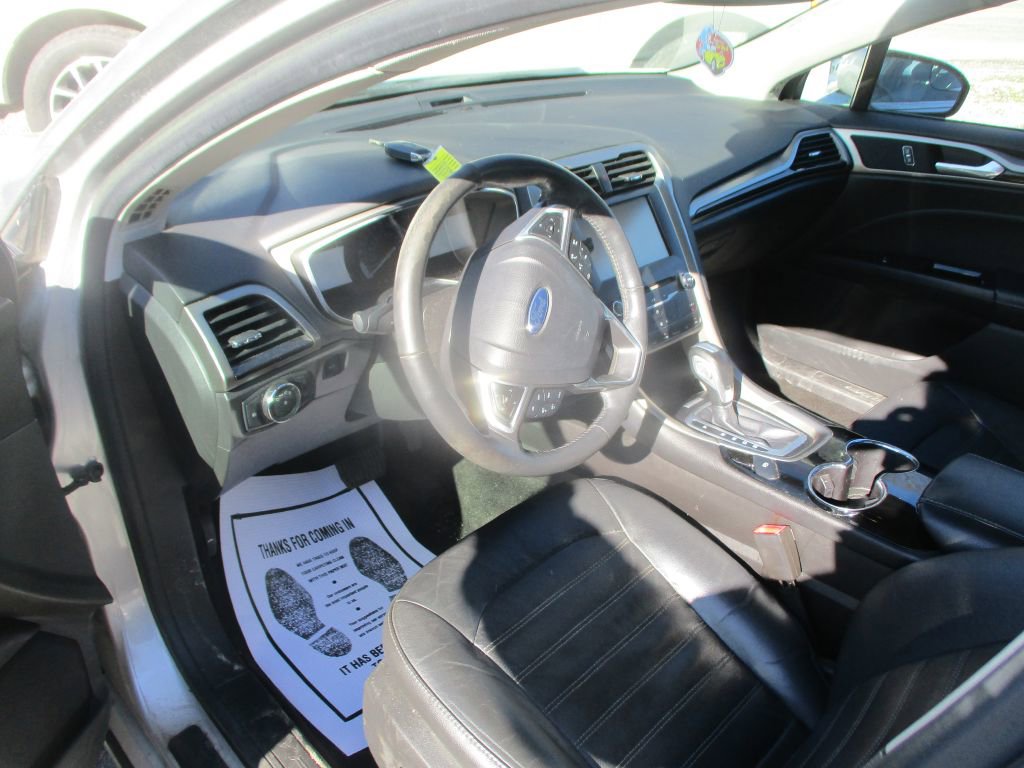 Used 2014 Ford Fusion SE w/ Equipment Group 202A image 8