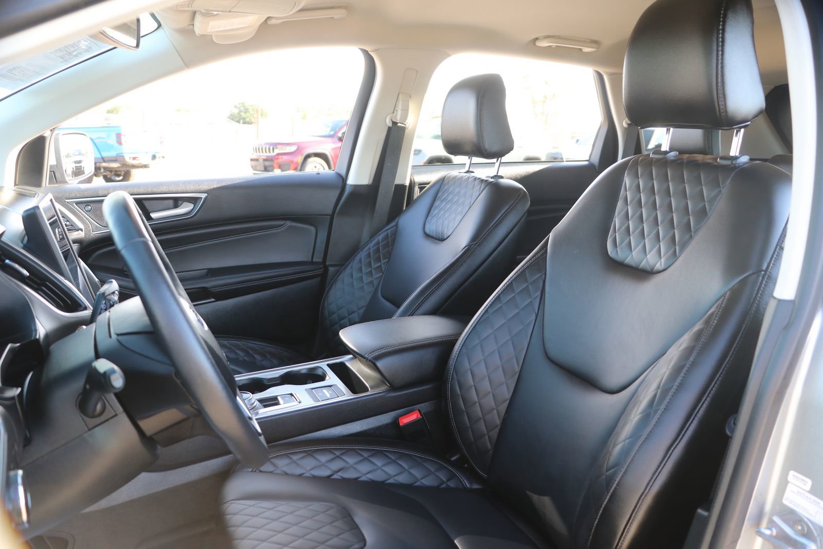 Used 2024 Ford Edge Titanium image 14