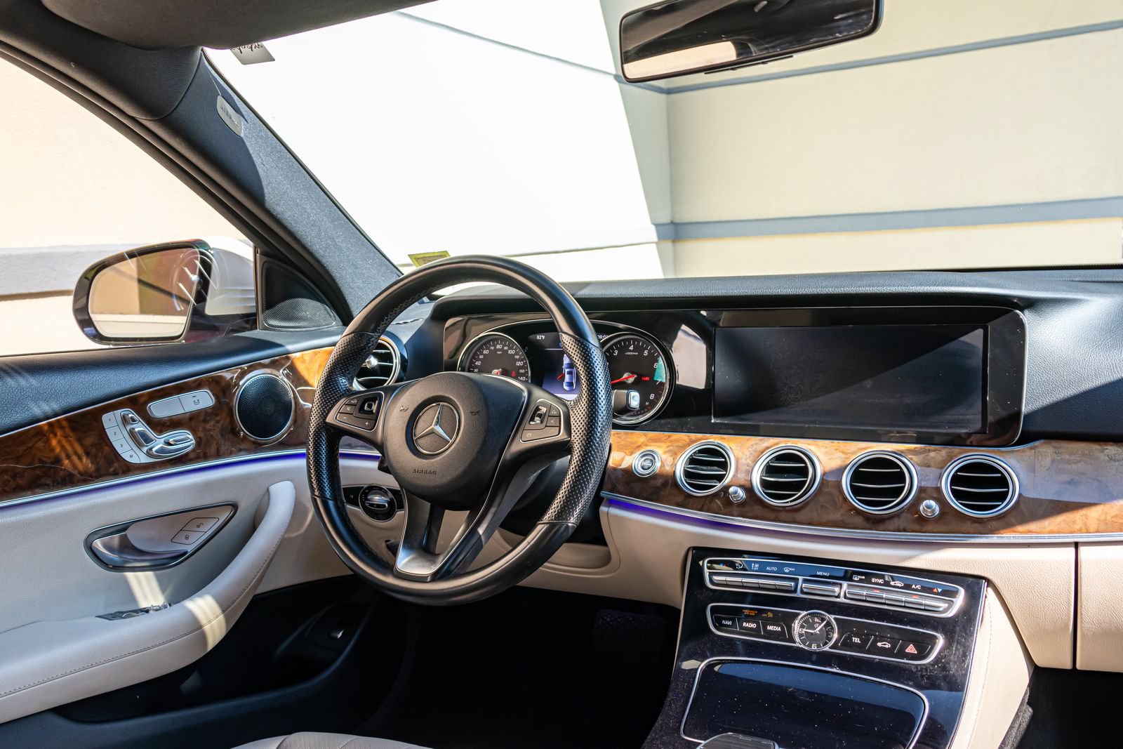 Used 2017 Mercedes-Benz E 300 image 2
