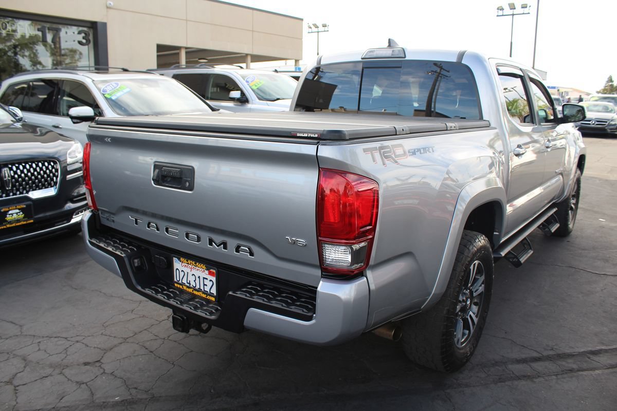 Used 2017 Toyota Tacoma TRD Sport w/ Tow Package RWD image 7