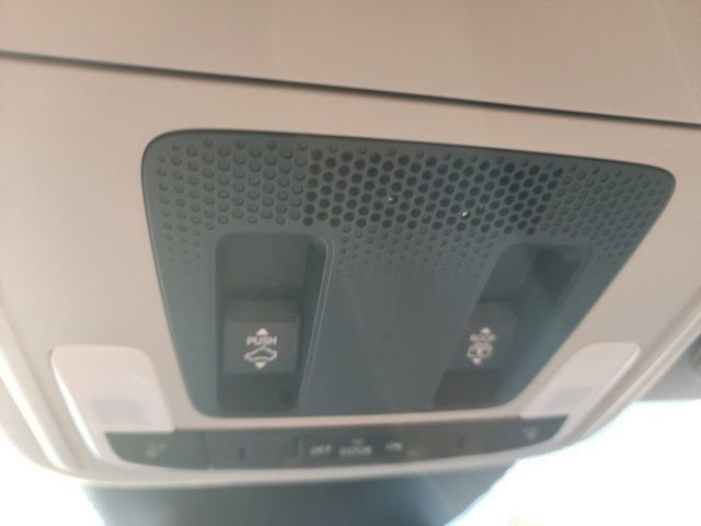 Used 2023 Honda Pilot Touring image 23