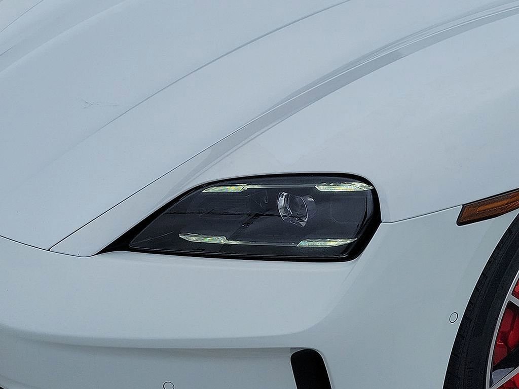Used 2025 Porsche Taycan 4S image 9