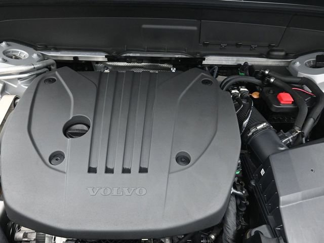 Certified 2023 Volvo XC90 B5 Plus image 32