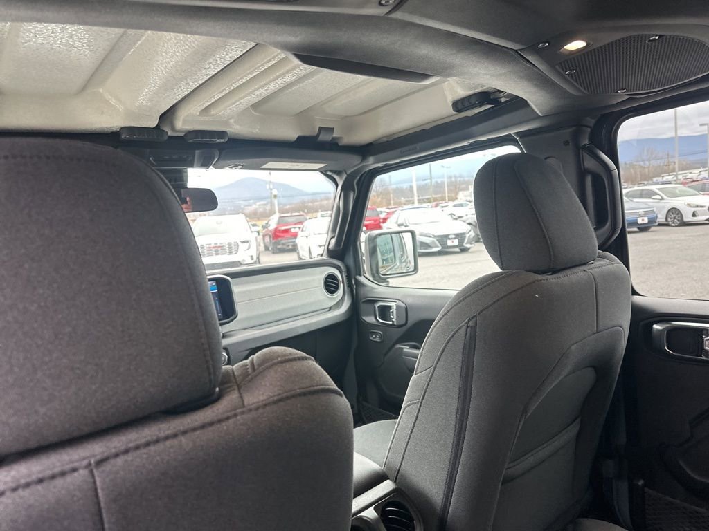 Used 2025 Jeep Wrangler Sport S image 45