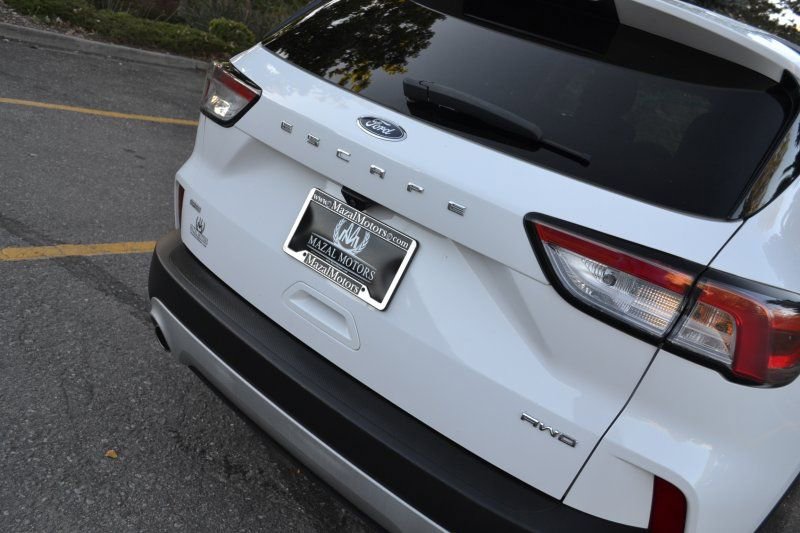 Used 2021 Ford Escape SE image 14