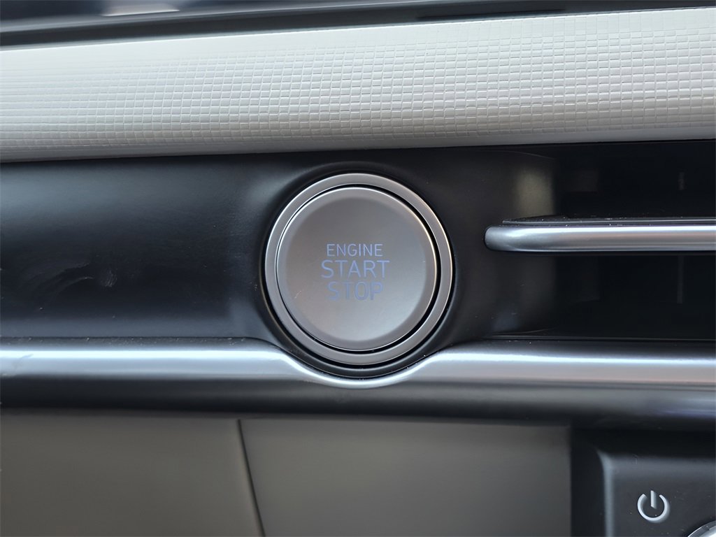 Used 2025 Hyundai Tucson SE image 28