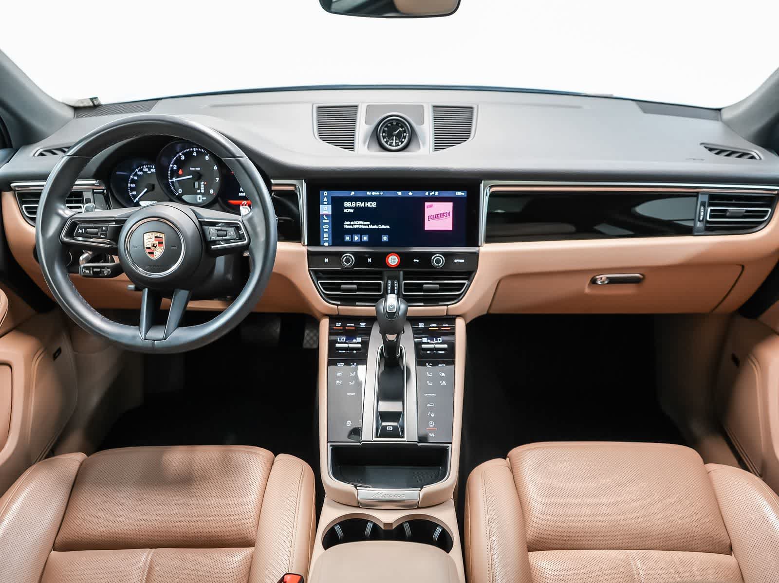 Certified 2024 Porsche Macan AWD/4WD image 16