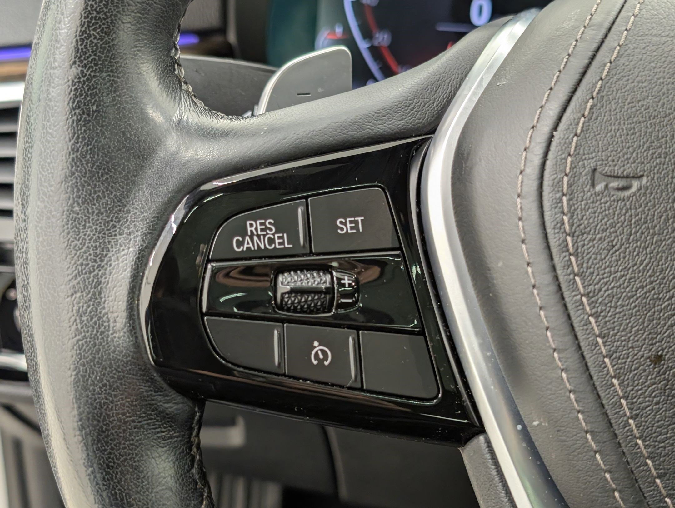 Used 2020 BMW 530i w/ Premium Package image 17