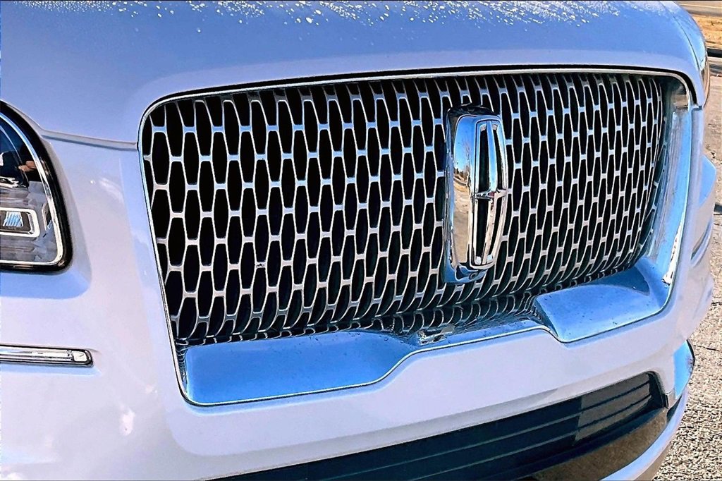 Used 2019 Lincoln Navigator Select image 28