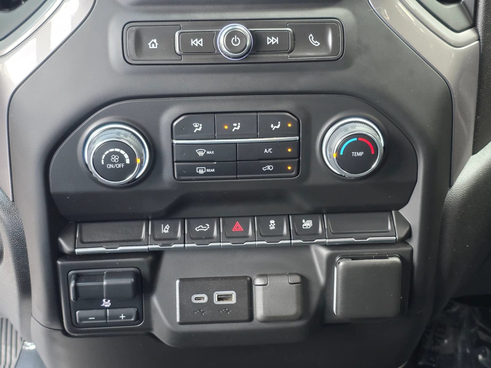 Used 2024 Chevrolet Silverado 2500 Custom w/ Custom Convenience Package AWD/4WD image 16
