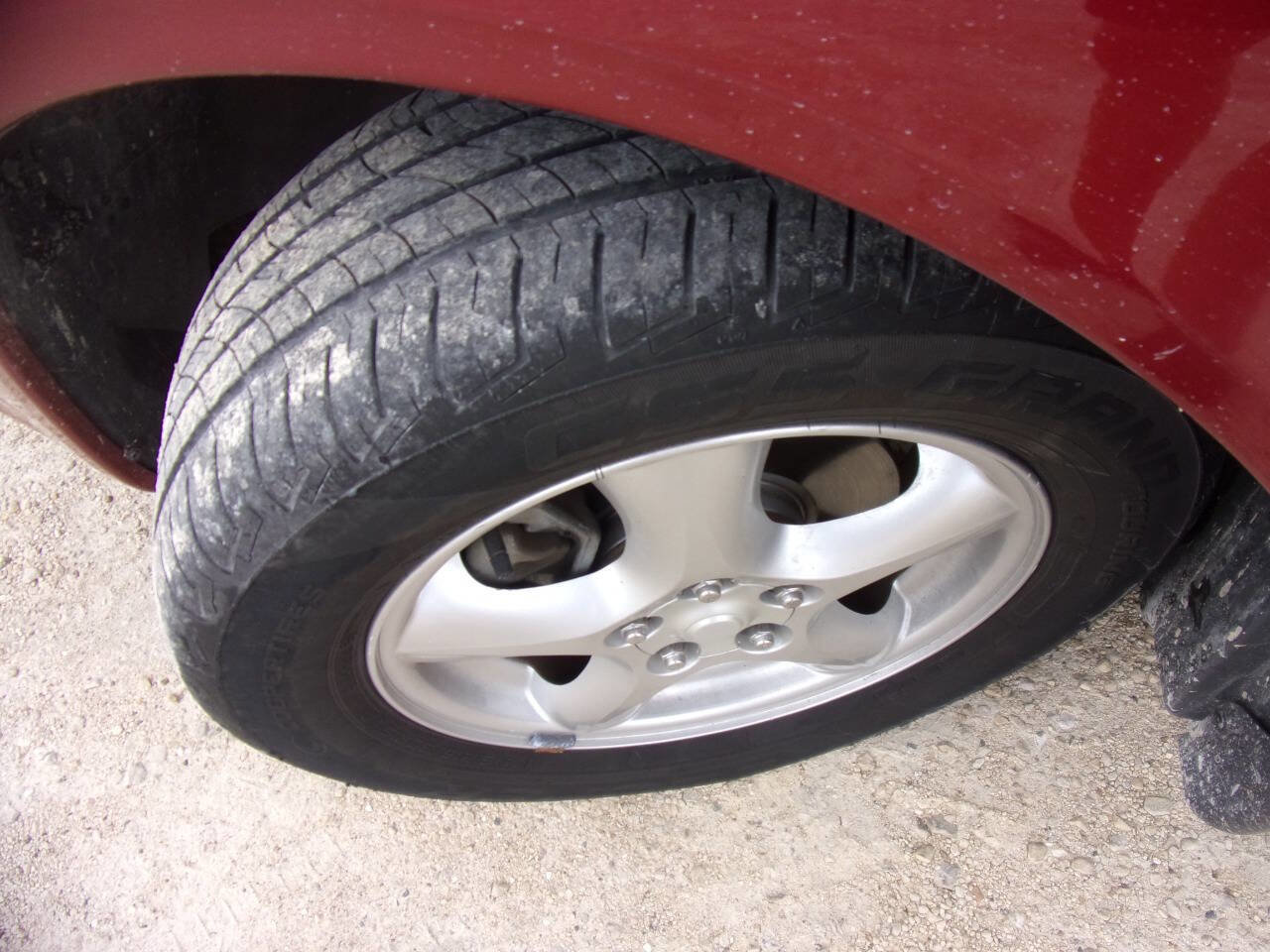 Used 2002 Ford Taurus SES image 4