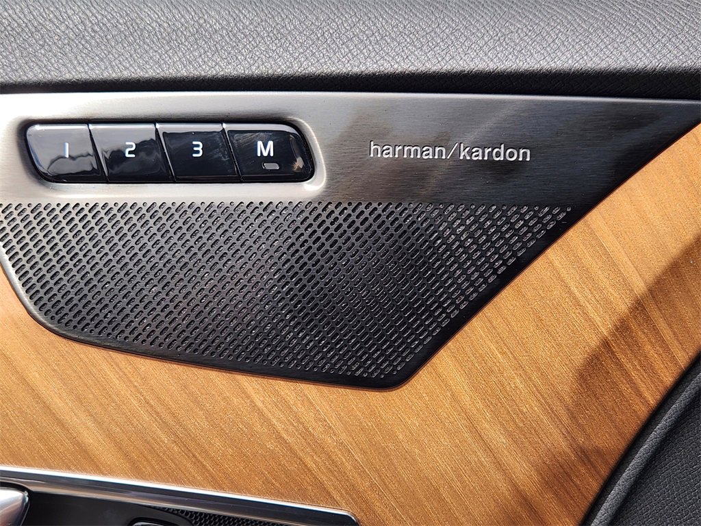 Used 2025 Volvo XC90 B6 Plus w/ Protection Package Premier image 5