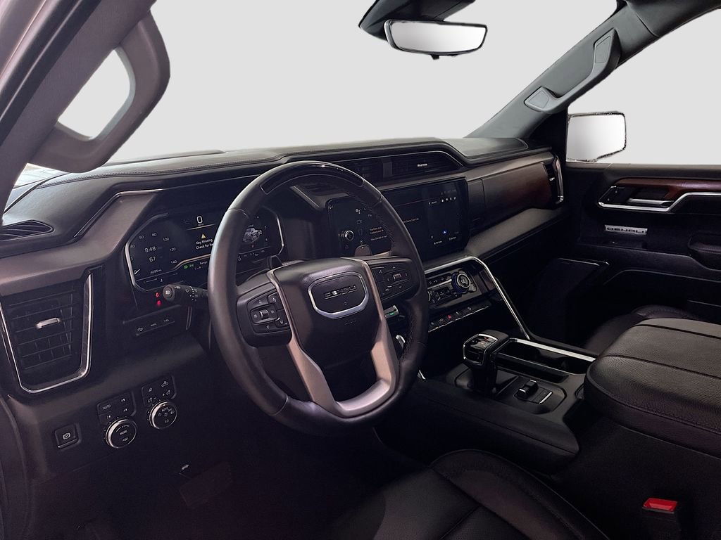Used 2025 GMC Sierra 1500 Denali AWD/4WD image 9