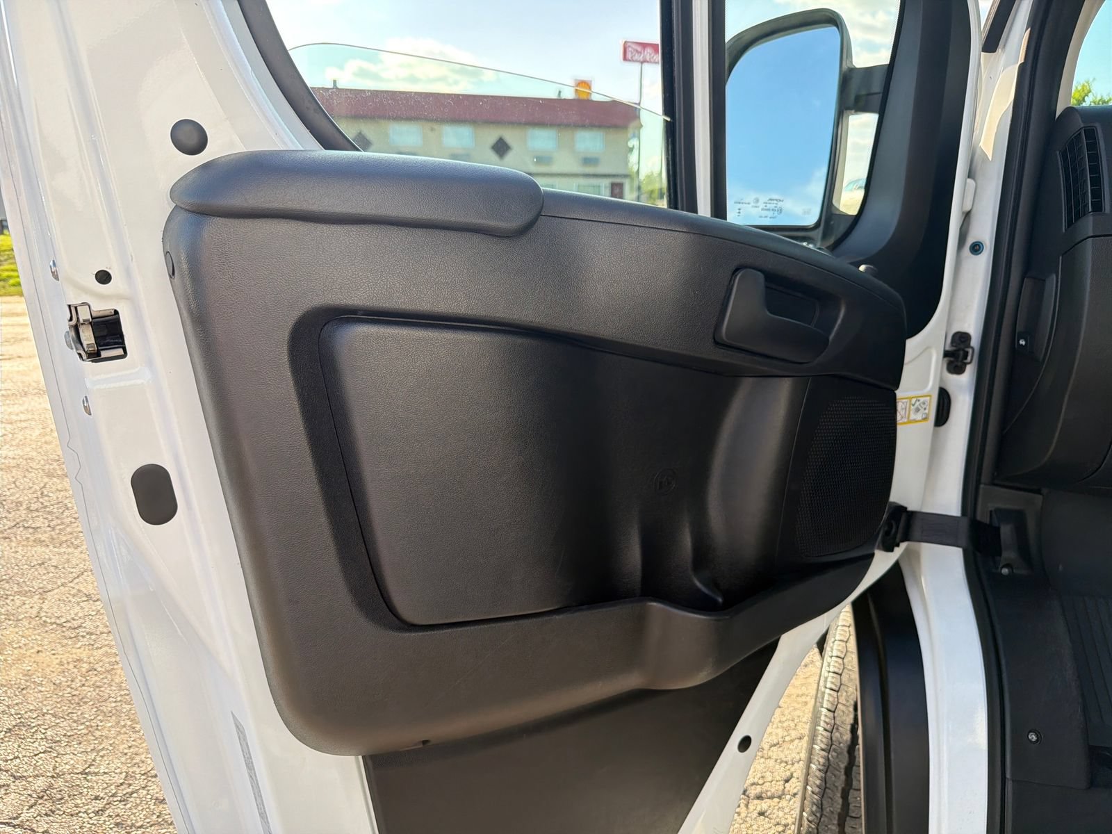 Used 2024 RAM ProMaster 2500 w/ Convenience Group FWD image 12