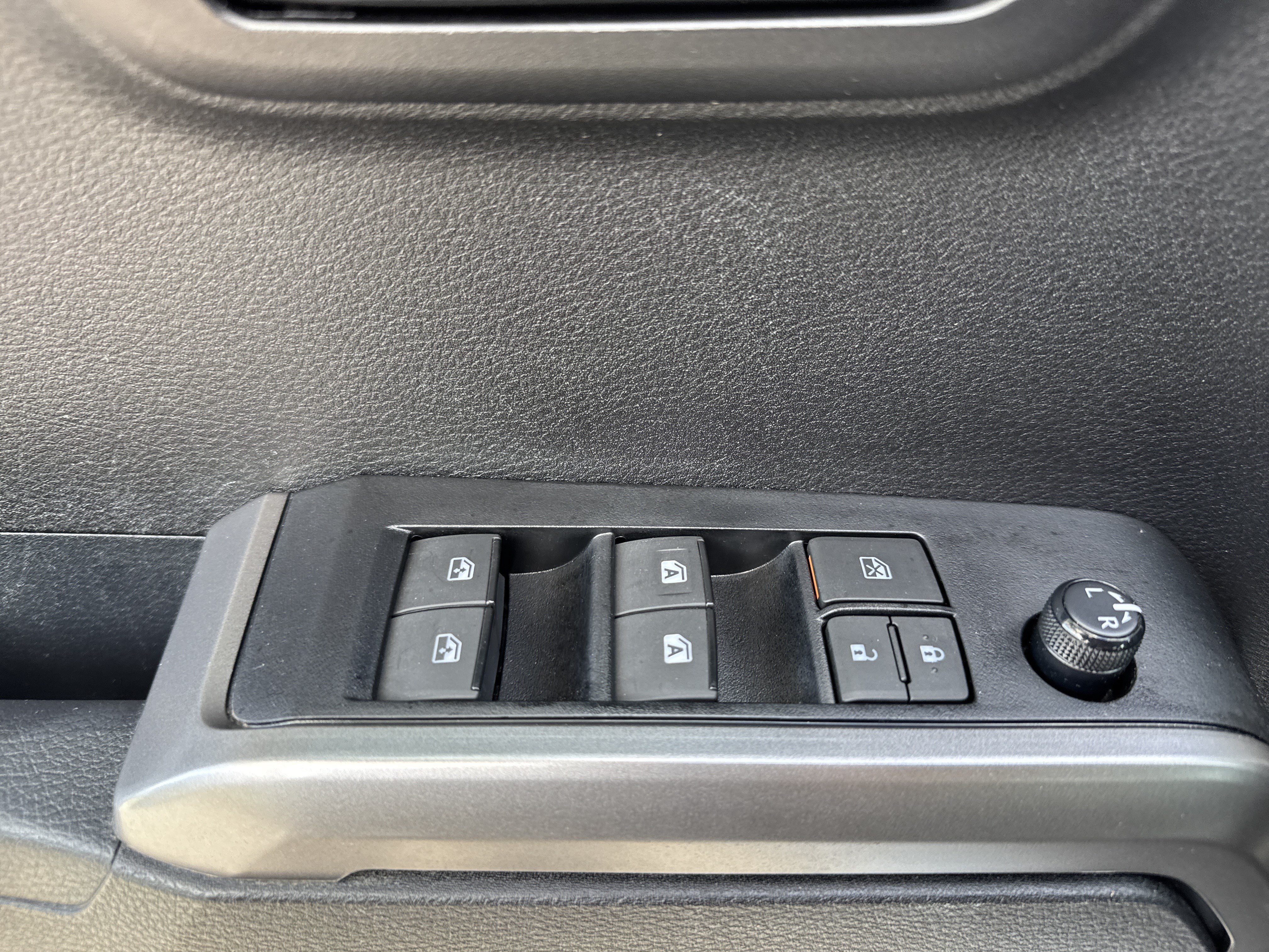 Used 2023 Toyota Tacoma SR5 RWD image 14