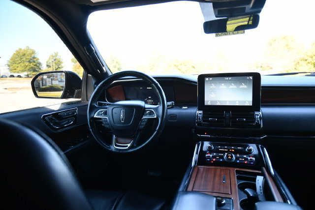 Used 2019 Lincoln Navigator L Reserve AWD/4WD image 20