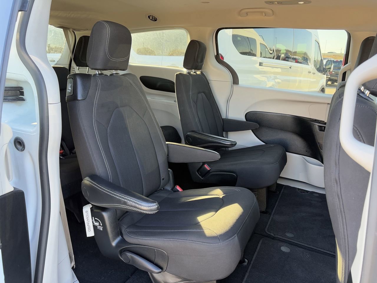 Used 2023 Chrysler Voyager LX image 30