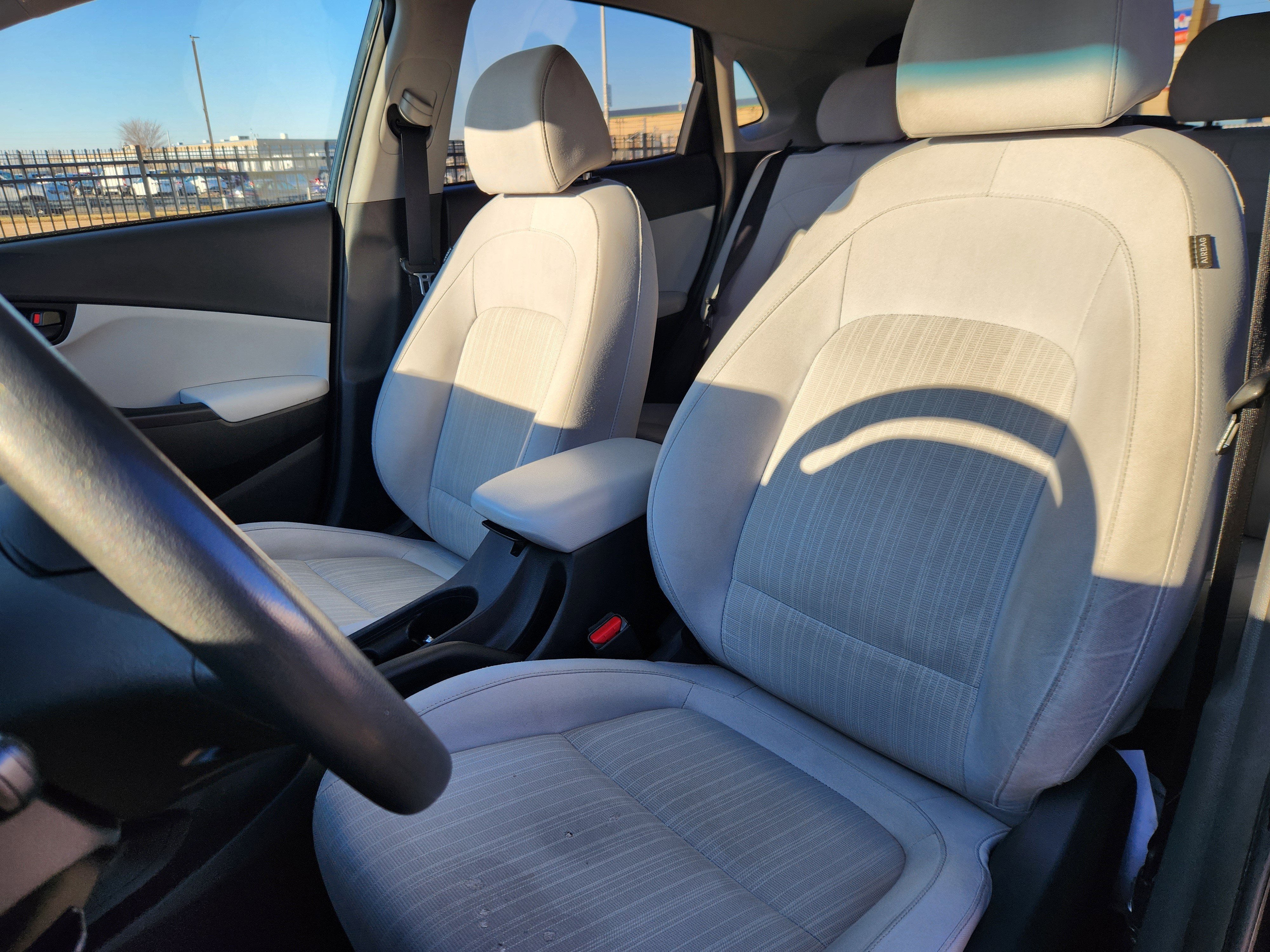 Used 2023 Hyundai Kona SEL image 7