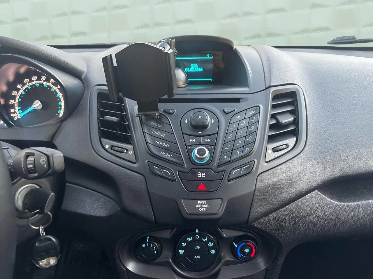 Used 2015 Ford Fiesta S image 23