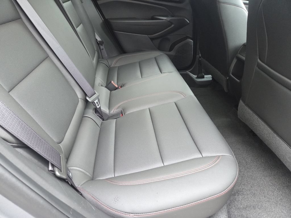 Used 2025 Chevrolet Trax RS w/ Sunroof Package FWD image 20